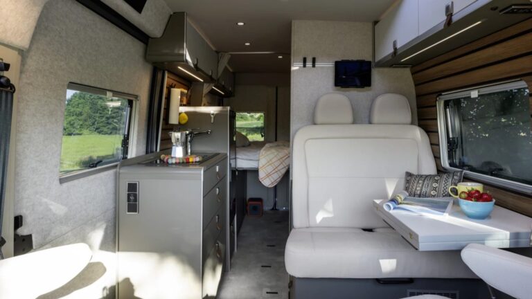innenraum sitzbereich wohnmobil hymer vans