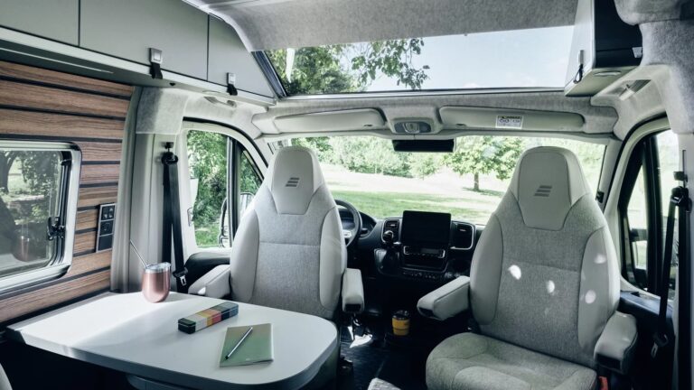 innenraum sitzbereich wohnmobil hymer vans